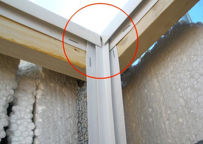 Як обшити балкон вагонкою або панелями зсередини