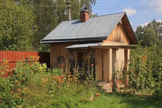 Do-it-yourself bathhouse in the country