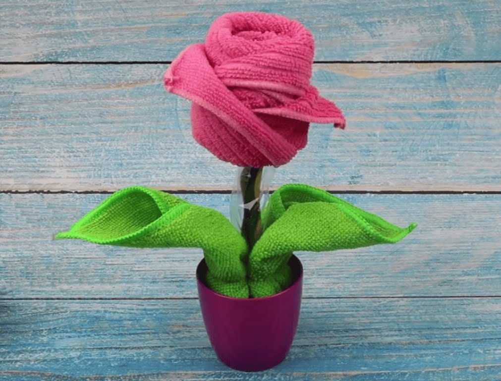 Роза из полотенца